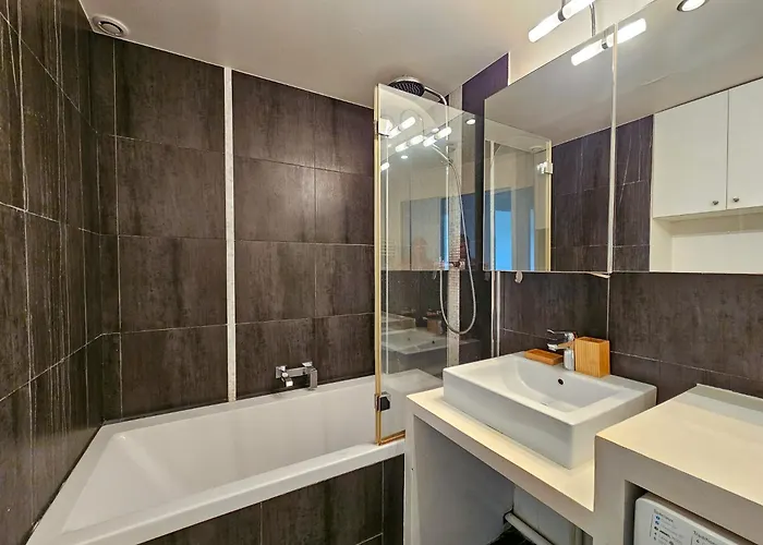 Le 52 Pasteur * Montreuil (Seine-Saint-Denis)